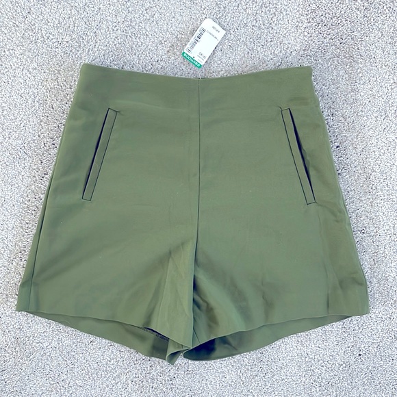 🆕ICŌNE | High Waist Shorts - Picture 1 of 7